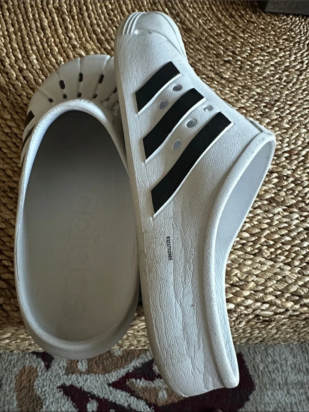 adidas men’s size 9J White Clogs with Black Stripes